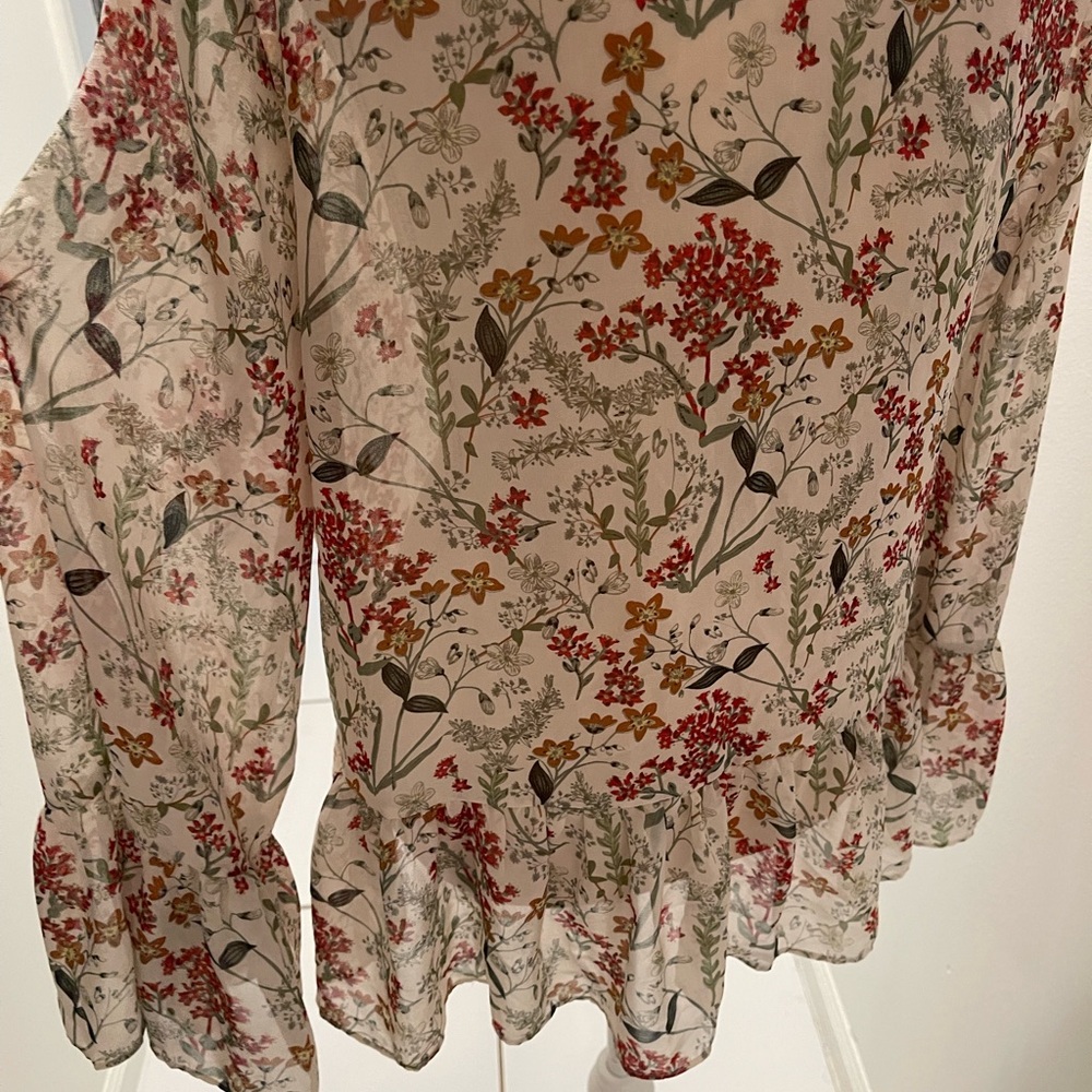 Max Studio Cream Blouse with Red & Green Floral Print - Picture 4 of 5